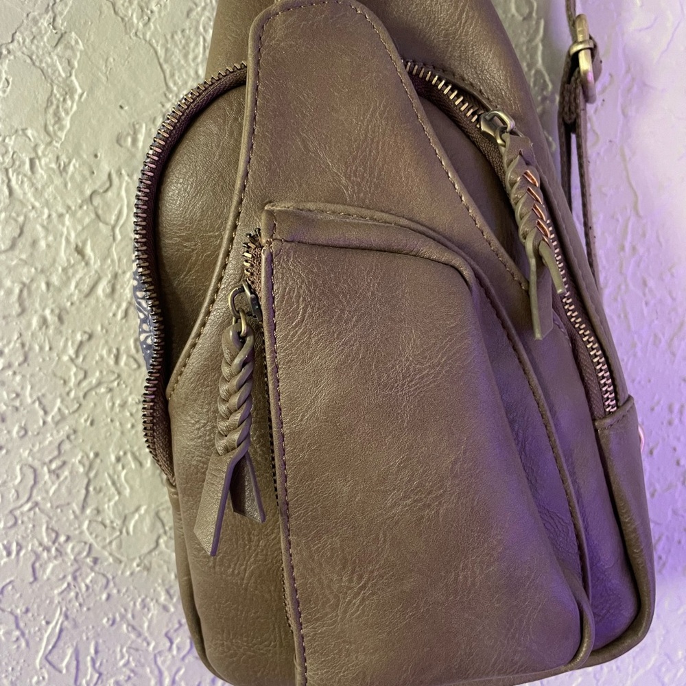 Antik Kraft Taupe Leather Backpack